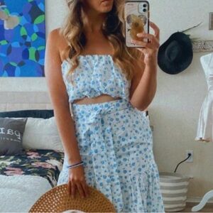 Mable Sorrento Blue White Floral Embroidered Crop Top size Medium